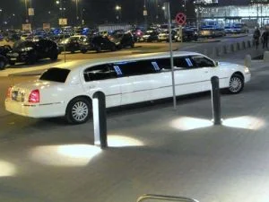 1 limuzyny001 lincoln town car white pearl 120